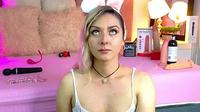 Lunitaa_Diva — SEXY TRANS PRETTY BLOWJOB SHOW