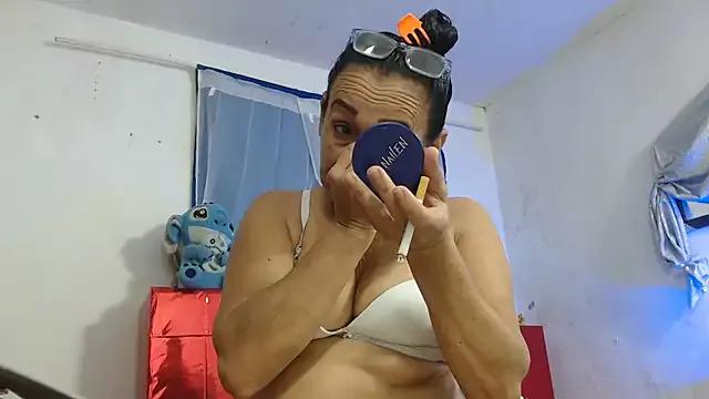 maggi_hotsson on StripChat