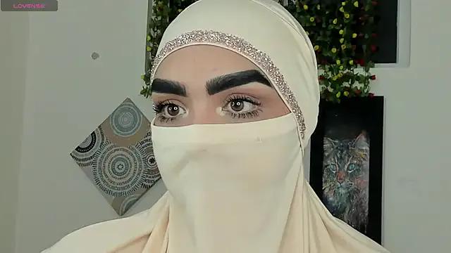 Maissa_Alabi — suck dildo