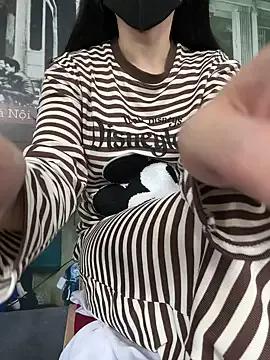 Meii-meyy — Tease my clit wet & be naked with me