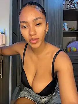 Mia_sweet80 — undress me