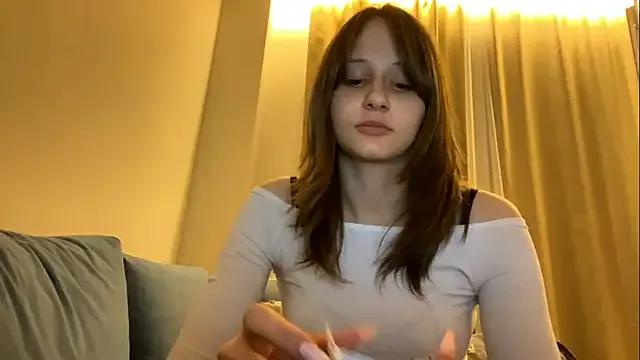 Mimi_Melo on StripChat