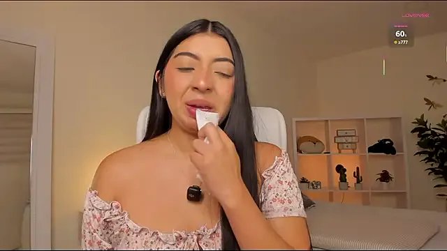 missvancouver — Rub pussy close up