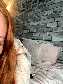 Poppy_frankie — 5min titty flash