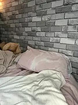 Poppy_frankie — 5min titty flash