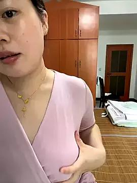 qinger2025 — Freechat on StripChat