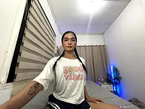 queen_lucinda — show your love  and lets cum together