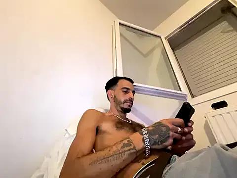 Rebeu313 on StripChat 