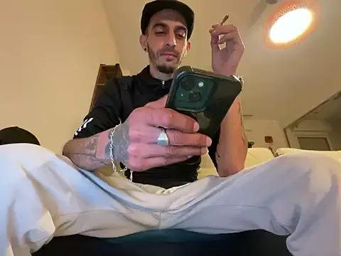 Rebeu313 on StripChat 