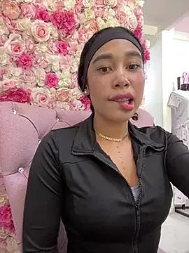 sally_rosses on StripChat 