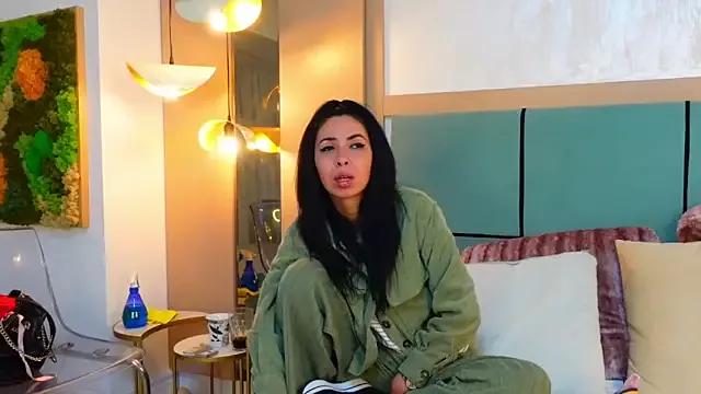 SarraRose on StripChat 