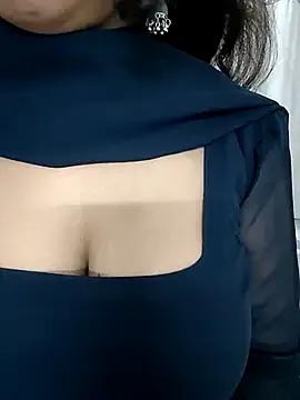 SEEMA_127 on StripChat 