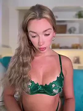 SerenaCloud — Doggy play POV