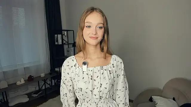 SerrenaAa — Freechat on StripChat