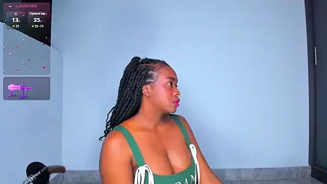 Sofi_Smiley on StripChat