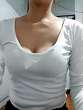 tara_0000 on StripChat 