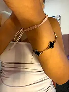 trex_x —  Zoom pussy 