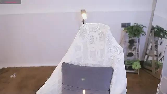 yaya_1888 on StripChat